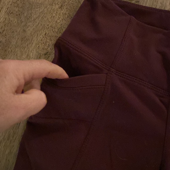 Athleta great stretchy yoga pants with great front and back pockets! - Picture 5 of 14